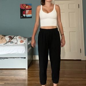 black jogger/sweatpants